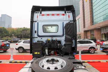 ���� ��ҫX7�ؿ� 570���� 4X2 AMT�Զ���ǣ����ͼƬ