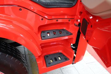 ���� �����A6 PLUS 240���� 4X2 9.8����������ʽ�ػ���ͼƬ