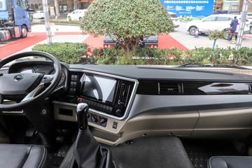 ���� �����A6 PLUS 240���� 4X2 9.8����������ʽ�ػ���ͼƬ