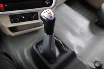 ���� �����A6 PLUS 240���� 4X2 9.8����������ʽ�ػ���ͼƬ