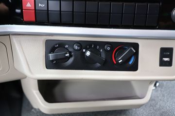 ���� �����A6 PLUS 240���� 4X2 9.8����������ʽ�ػ���ͼƬ