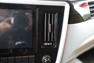 ���� �����A6 PLUS 240���� 4X2 9.8����������ʽ�ػ���ͼƬ