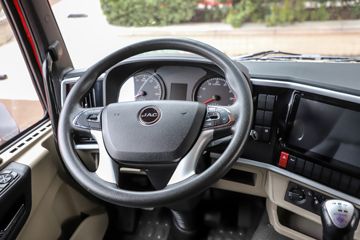 ���� �����A6 PLUS 240���� 4X2 9.8����������ʽ�ػ���ͼƬ