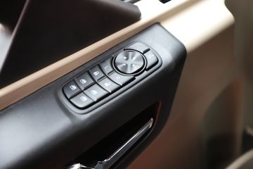 ���� �����A6 PLUS 240���� 4X2 9.8����������ʽ�ػ���ͼƬ