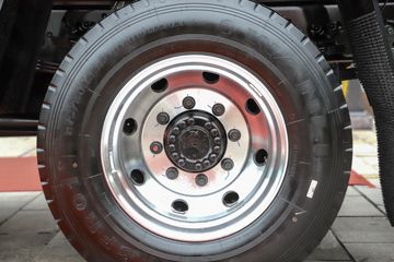 ���� �����A6 PLUS 240���� 4X2 9.8����������ʽ�ػ���ͼƬ