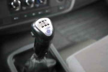 ���� ��ԽJ3 220���� 4X2 4����ж��ͼƬ