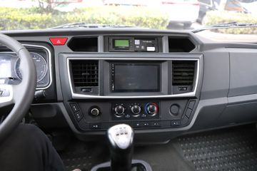 ���� ��ԽJ3 220���� 4X2 4����ж��ͼƬ