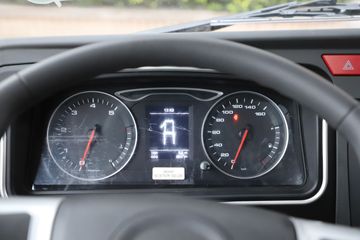 ���� ��ԽJ3 220���� 4X2 4����ж��ͼƬ