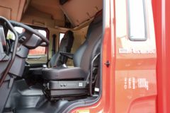 江淮 格尔发A5XⅢ中卡 300马力 4X2 9.8米AMT自动档翼开启厢式载货车(HFC5181XYKP2K2A70S)