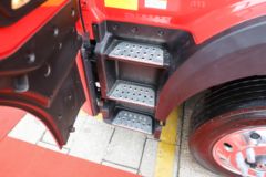 江淮 格尔发A5XⅢ中卡 300马力 4X2 9.8米AMT自动档翼开启厢式载货车(HFC5181XYKP2K2A70S)