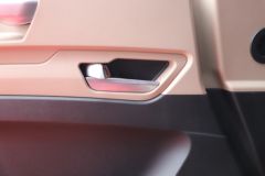 江淮 格尔发A5XⅢ中卡 300马力 4X2 9.8米AMT自动档翼开启厢式载货车(HFC5181XYKP2K2A70S)