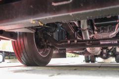 江淮 格尔发A5XⅢ中卡 300马力 4X2 9.8米AMT自动档翼开启厢式载货车(HFC5181XYKP2K2A70S)