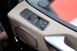 星耀X7&nbsp;牵引车驾驶室                                               图片