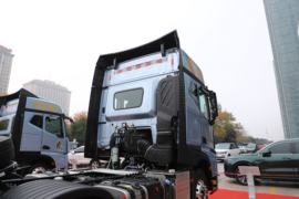 星耀X7&nbsp;牵引车底盘                                                图片