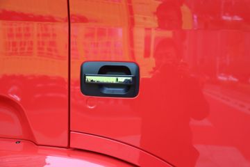 ���� �����A5LIII�п� 245���� 4X2 10����������ʽ�ػ���ͼƬ