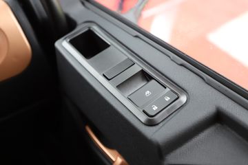 ���� �����A5LIII�п� 245���� 4X2 10����������ʽ�ػ���ͼƬ
