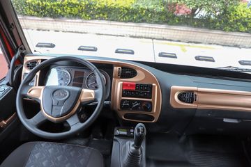 ���� �����A5LIII�п� 245���� 4X2 10����������ʽ�ػ���ͼƬ