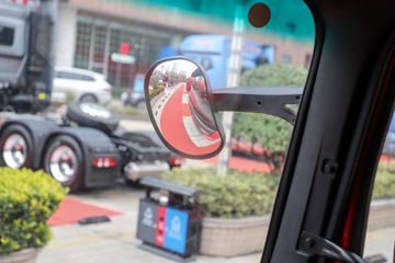 ���� �����A5LIII�п� 245���� 4X2 10����������ʽ�ػ���ͼƬ