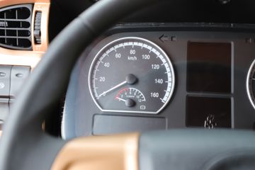 ���� �����A5LIII�п� 245���� 4X2 10����������ʽ�ػ���ͼƬ