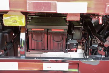 ���� �����A5LIII�п� 245���� 4X2 10����������ʽ�ػ���ͼƬ