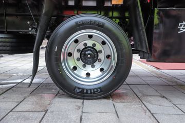 ���� �����A5LIII�п� 245���� 4X2 10����������ʽ�ػ���ͼƬ