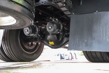 ���� �����A5LIII�п� 245���� 4X2 10����������ʽ�ػ���ͼƬ