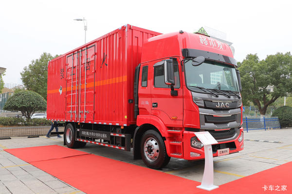 格尔发A5 爆破器材运输车