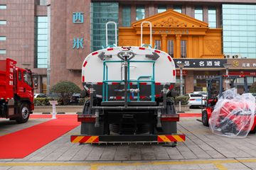 格尔发A5&nbsp;洒水车/喷洒车外观图片