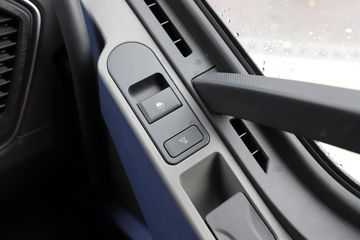 һ����� J6V 510���� 8X4 9.4��LNG��դʽ�ػ���(CA5310CCYP66M25L7T4E6)ͼƬ