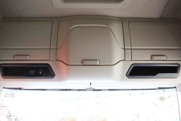 һ����� J6V 510���� 8X4 9.4��LNG��դʽ�ػ���(CA5310CCYP66M25L7T4E6)ͼƬ