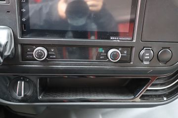 һ����� J6V 510���� 8X4 9.4��LNG��դʽ�ػ���(CA5310CCYP66M25L7T4E6)ͼƬ