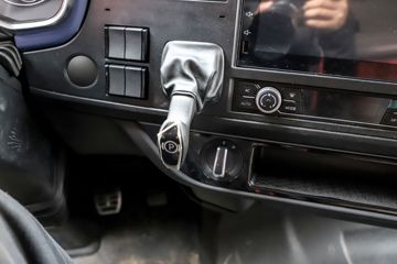 һ����� J6V 510���� 8X4 9.4��LNG��դʽ�ػ���(CA5310CCYP66M25L7T4E6)ͼƬ