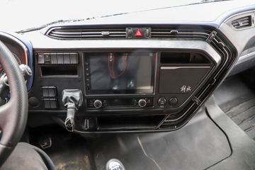 һ����� J6V 510���� 8X4 9.4��LNG��դʽ�ػ���(CA5310CCYP66M25L7T4E6)ͼƬ