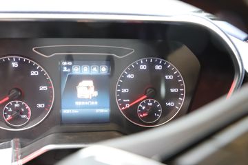 һ����� J6V 510���� 8X4 9.4��LNG��դʽ�ػ���(CA5310CCYP66M25L7T4E6)ͼƬ