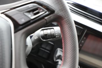 һ����� J6V 510���� 8X4 9.4��LNG��դʽ�ػ���(CA5310CCYP66M25L7T4E6)ͼƬ