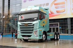 解放鹰途商务舱600马力＋伊顿自动档变速箱＋福伊特液缓