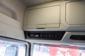 �ൺ��� ӥ; ����� 600���� 6X4 LNG�Զ���ǣ����(Һ��)(CA4257P35K18T1NE6A80)ͼƬ