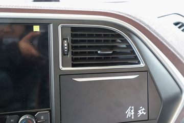 �ൺ��� ӥ; ����� 600���� 6X4 LNG�Զ���ǣ����(Һ��)(CA4257P35K18T1NE6A80)ͼƬ