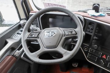 �ൺ��� ӥ; ����� 600���� 6X4 LNG�Զ���ǣ����(Һ��)(CA4257P35K18T1NE6A80)ͼƬ