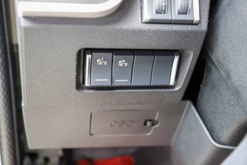 �ൺ��� ӥ; ����� 600���� 6X4 LNG�Զ���ǣ����(Һ��)(CA4257P35K18T1NE6A80)ͼƬ