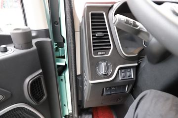 �ൺ��� ӥ; ����� 600���� 6X4 LNG�Զ���ǣ����(Һ��)(CA4257P35K18T1NE6A80)ͼƬ