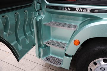 �ൺ��� ӥ; ����� 600���� 6X4 LNG�Զ���ǣ����(Һ��)(CA4257P35K18T1NE6A80)ͼƬ