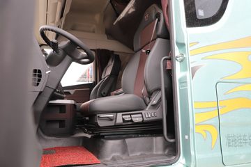 �ൺ��� ӥ; ����� 600���� 6X4 LNG�Զ���ǣ����(Һ��)(CA4257P35K18T1NE6A80)ͼƬ