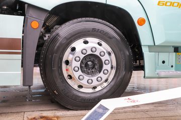 �ൺ��� ӥ; ����� 600���� 6X4 LNG�Զ���ǣ����(Һ��)(CA4257P35K18T1NE6A80)ͼƬ