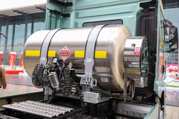 �ൺ��� ӥ; ����� 600���� 6X4 LNG�Զ���ǣ����(Һ��)(CA4257P35K18T1NE6A80)ͼƬ