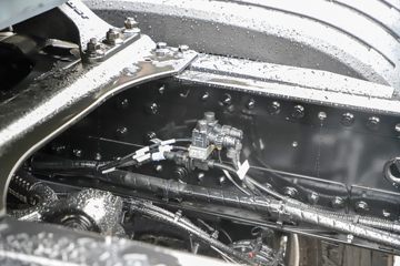 �ൺ��� ӥ; ����� 600���� 6X4 LNG�Զ���ǣ����(Һ��)(CA4257P35K18T1NE6A80)ͼƬ