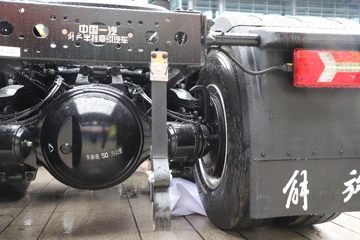 �ൺ��� ӥ; ����� 600���� 6X4 LNG�Զ���ǣ����(Һ��)(CA4257P35K18T1NE6A80)ͼƬ