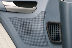 青岛解放 JH6重卡 智尊版 320马力 6.75米AMT自动档仓栅式载货车