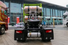 一汽解放 J7重卡 经典版 530马力 4X2 LNG自动档牵引车(CA4180P77M26E6)