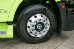 一汽解放 J7重卡 经典版 530马力 4X2 LNG自动档牵引车(CA4180P77M26E6)